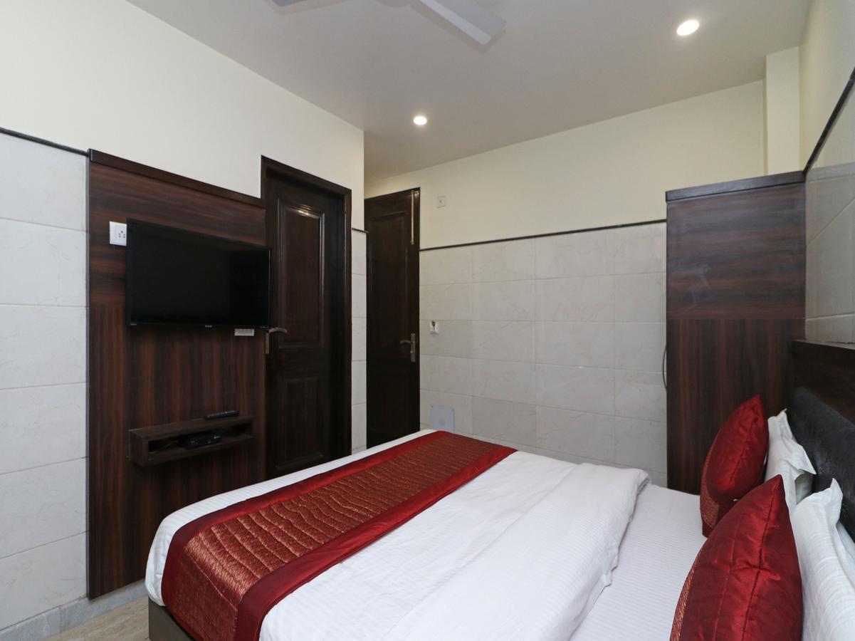 Oyo 11594 Hotel Tvs Új-Delhi Kültér fotó