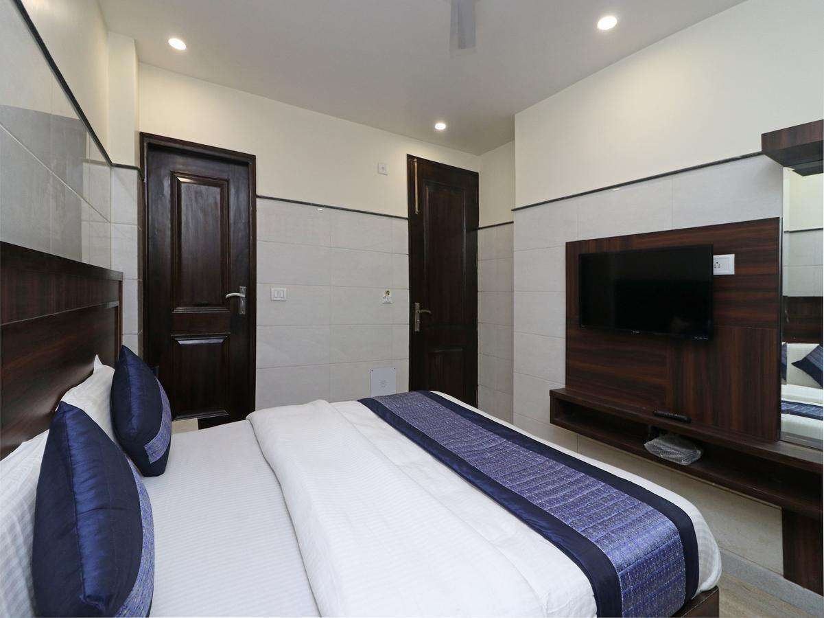 Oyo 11594 Hotel Tvs Új-Delhi Kültér fotó