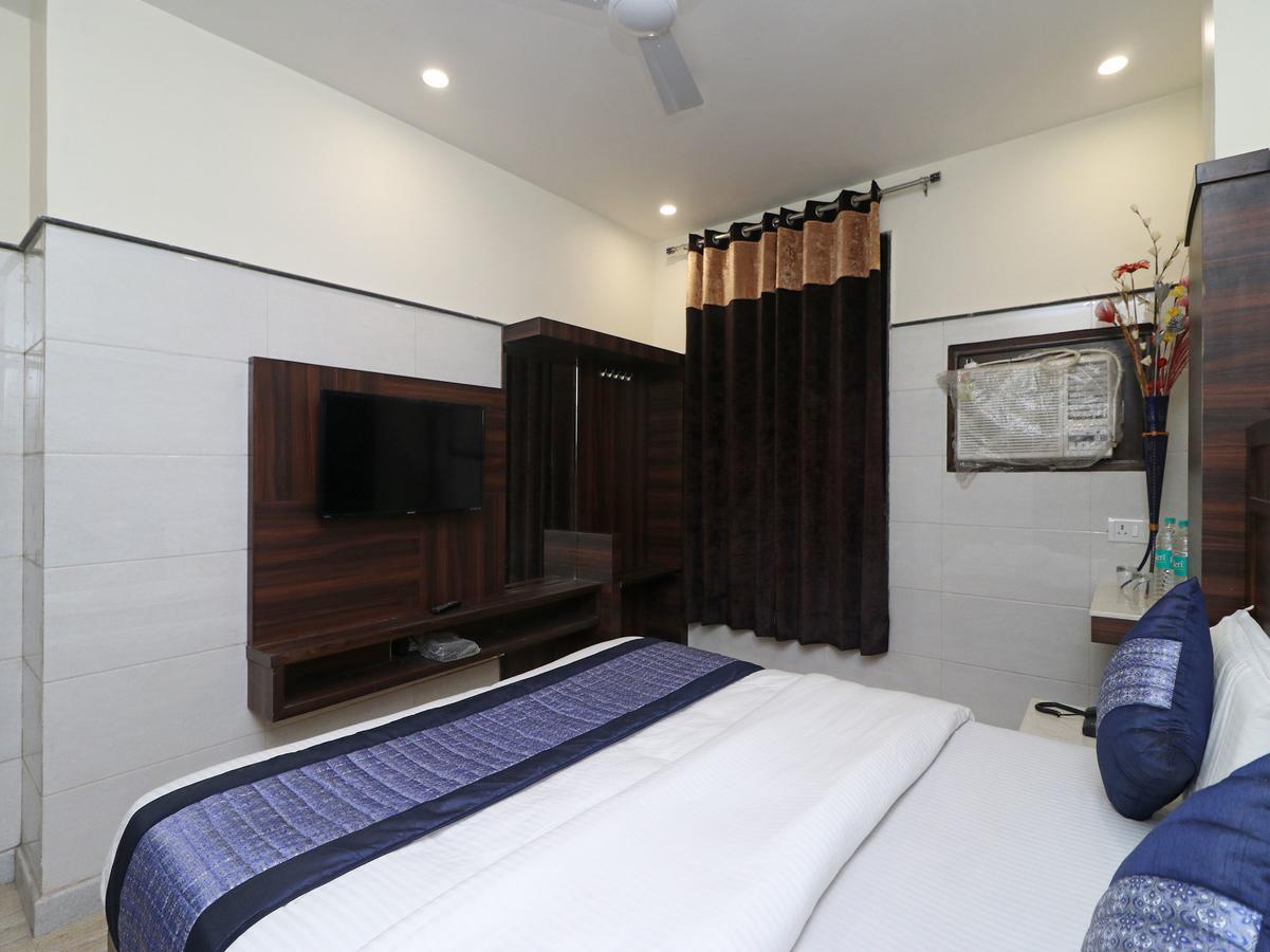 Oyo 11594 Hotel Tvs Új-Delhi Kültér fotó