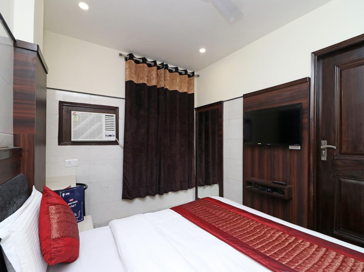 Oyo 11594 Hotel Tvs Új-Delhi Kültér fotó